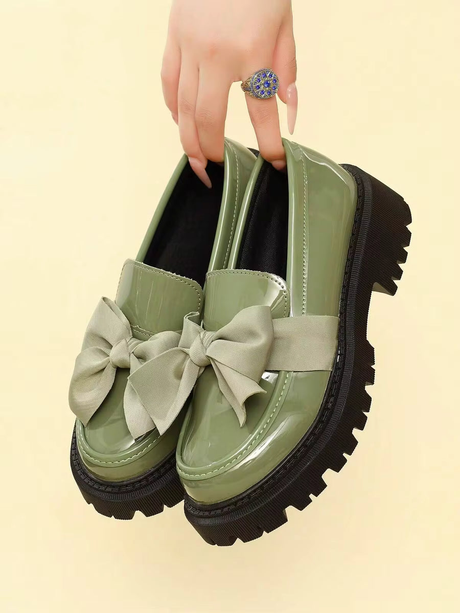 Geeyea Elegant, Cute, And Fashionable Women's Loafers With Bow Decoration, Glossy Upper, Soft Thick-Soled Heel, And Non-Slip Rubber Sole.